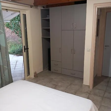 Alex 2 Bedroom Planos